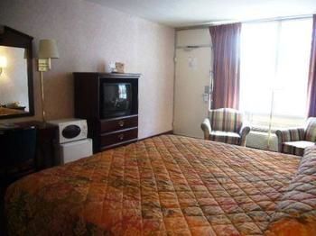 Travel Inn Хоумууд Екстериор снимка