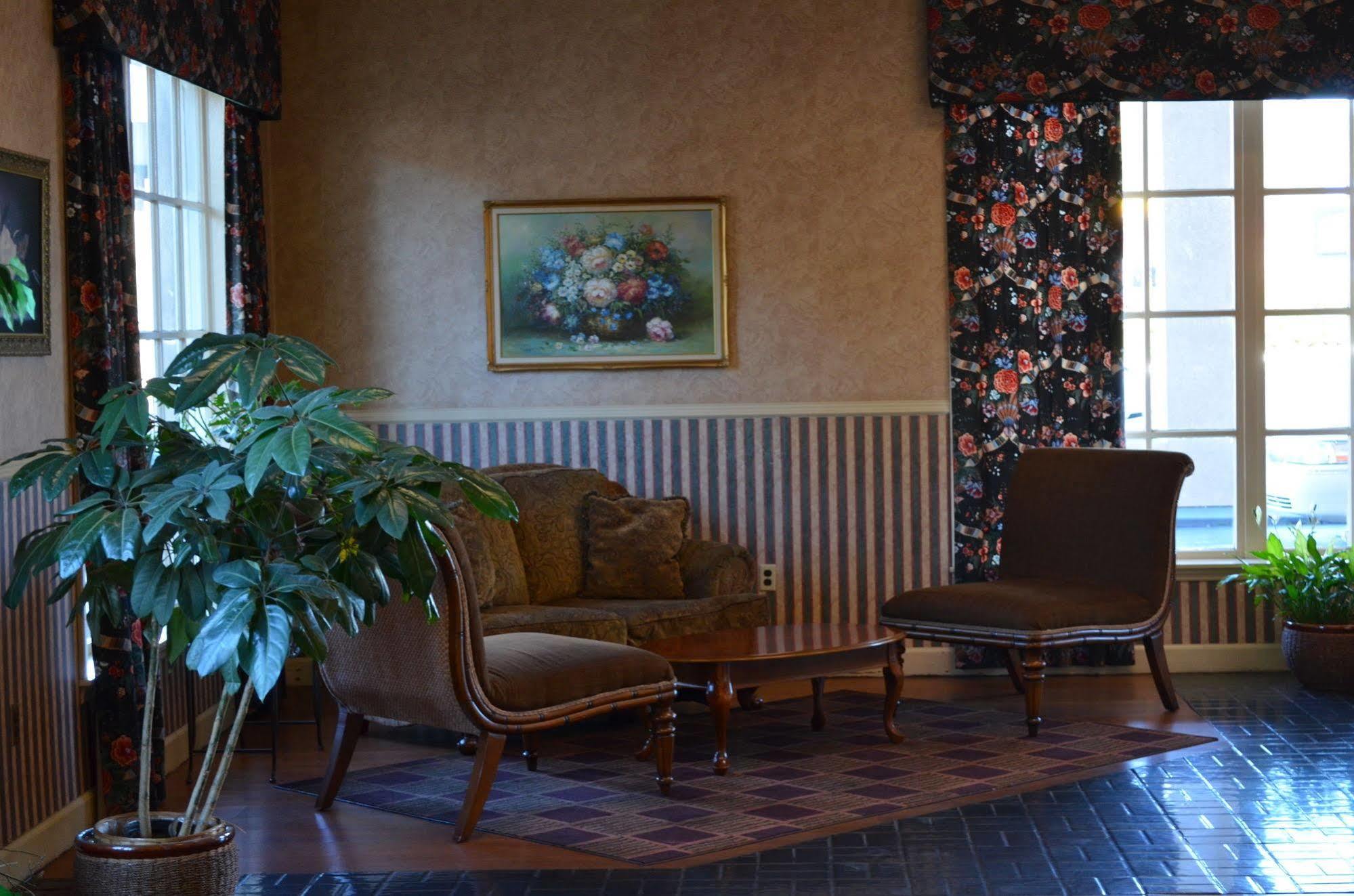 Travel Inn Хоумууд Екстериор снимка